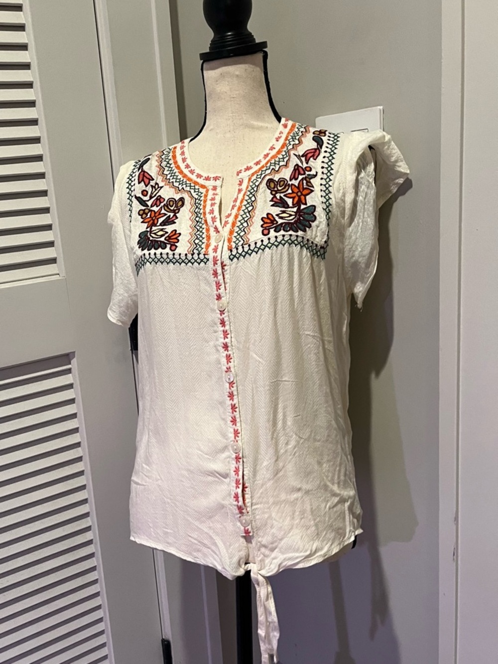 Double D Ranch Ivory Embroidered Button-Front Blouse
